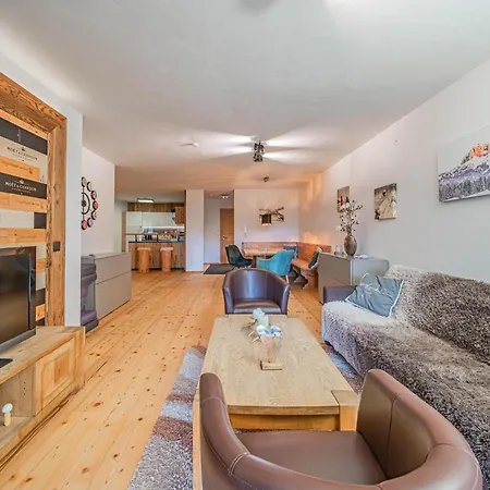 Panorama 2a Am Lift Ski-in-out アパート ミッタージル